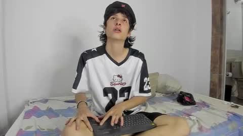 Snapshot of cirosky_elchicopolla chatting on 2, 2, 2026 cirosky_elchicopolla online show from 2, 2, 2026