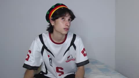 Snapshot of cirosky_elchicopolla chatting on 11, 2, 2026 cirosky_elchicopolla online show from 11, 2, 2026