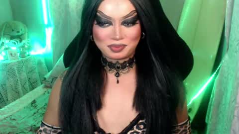 Snapshot of cj_parker69 chatting on 18, 6, 2026 QUEEN CESS online show from 18, 6, 2026
