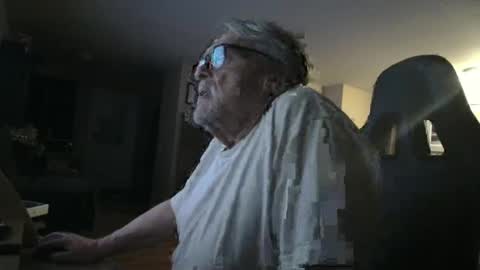 Snapshot of cjscout chatting on 4, 1, 2025 cjscout online show from 4, 1, 2025