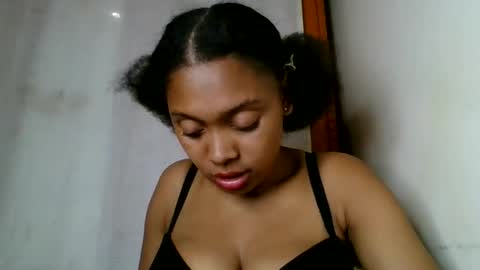 ckamilla45 online show from 10, 9, 2025