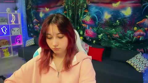 Snapshot of clarabenson chatting on 24, 11, 2025 clarabenson online show from 24, 11, 2025