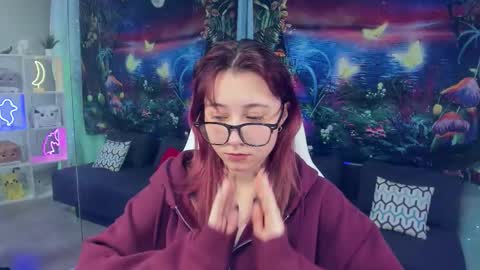 Snapshot of clarabenson chatting on 25, 11, 2025 clarabenson online show from 25, 11, 2025