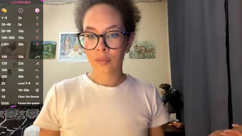 Snapshot of claralipinski chatting on 5, 3, 2026 Selena online show from 5, 3, 2026