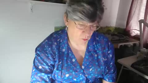 Snapshot of clarem chatting on 15, 4, 2026 clare nylons online show from 15, 4, 2026