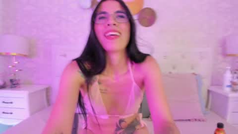 Snapshot of clarisse28 chatting on 16, 1, 2025 Mistress Clarisse online show from 16, 1, 2025