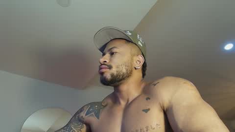 Snapshot of clark_strong chatting on 14, 12, 2025 clark_strong online show from 14, 12, 2025