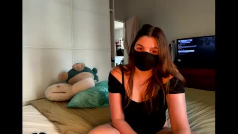 clementine75009 online show from 8, 5, 2026