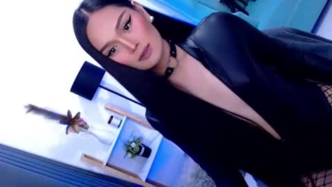 Cleo online show from 30, 7, 2026