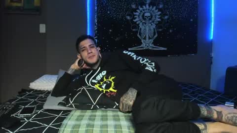 cleo y maikol online show from 23, 4, 2026