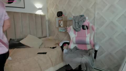 clhoe_johnson_ online show from 1, 5, 2026
