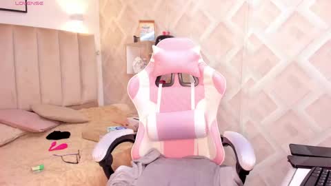 clhoe_johnson_ online show from 26, 5, 2026