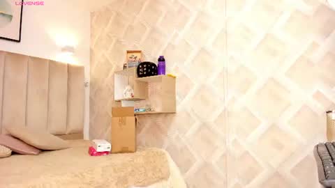 clhoe_johnson_ online show from 17, 7, 2026