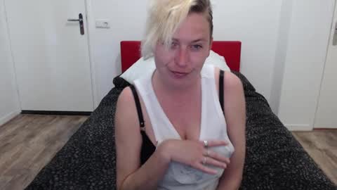 Syl  online show from 9, 3, 2025