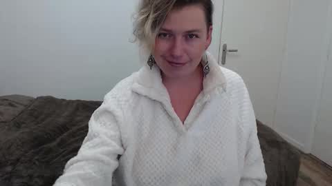 Syl  online show from 12, 1, 2026