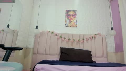 Snapshot of cloe_maisonn chatting on 8, 4, 2026 cloe online show from 8, 4, 2026