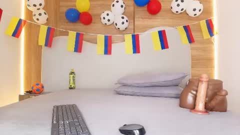 Cloe  Stanfort online show from 29, 6, 2026