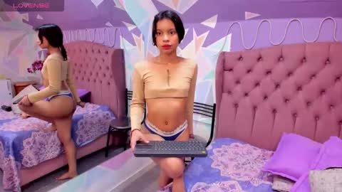 Snapshot of cloeygraweing chatting on 9, 9, 2025 cloeygraweing online show from 9, 9, 2025