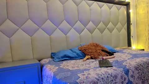 Snapshot of cloeygraweing chatting on 10, 10, 2025 cloeygraweing online show from 10, 10, 2025