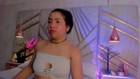 Snapshot of clohebell chatting on 3, 3, 2026 Clohe the wonder online show from 3, 3, 2026