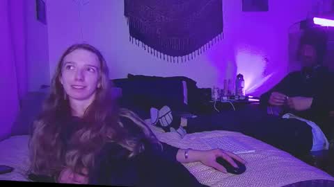 Clover online show from 4, 4, 2026