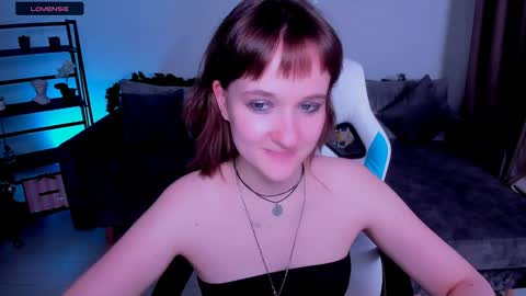  Clover  follow me  online show from 28, 12, 2024