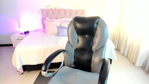 emely dolce online show from 28, 9, 2025