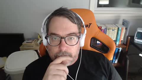 Snapshot of clyde_money chatting on 20, 10, 2025 Clyde Money online show from 20, 10, 2025