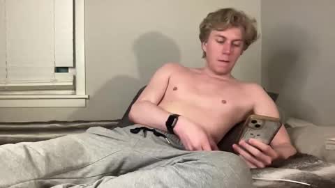 Snapshot of clydeaustin chatting on 14, 12, 2025 Clyde Austin online show from 14, 12, 2025