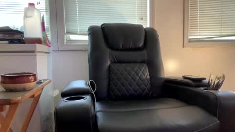 Snapshot of coachg12 chatting on 5, 4, 2026 coachg12 online show from 5, 4, 2026