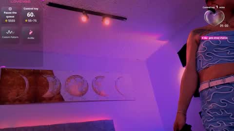 Snapshot of cock_big_girl chatting on 25, 11, 2025 Valerie nenitasexy online show from 25, 11, 2025