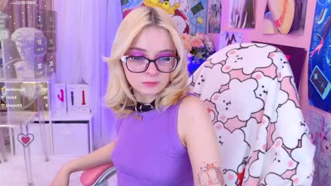 Snapshot of coconut_mia chatting on 4, 12, 2024 Mia online show from 4, 12, 2024