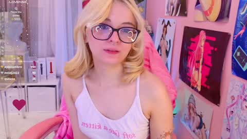 Snapshot of coconut_mia chatting on 6, 12, 2024 Mia online show from 6, 12, 2024