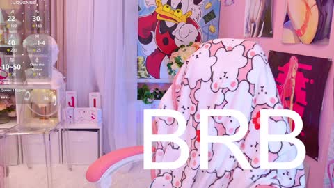 Snapshot of coconut_mia chatting on 8, 12, 2024 Mia online show from 8, 12, 2024