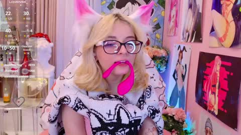 Snapshot of coconut_mia chatting on 15, 12, 2024 Mia online show from 15, 12, 2024