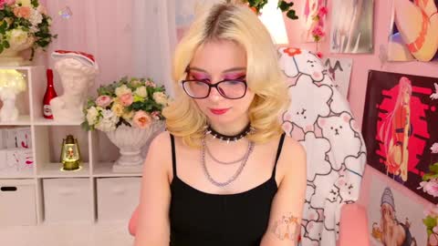 Snapshot of coconut_mia chatting on 24, 12, 2024 Mia online show from 24, 12, 2024