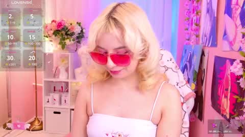 Snapshot of coconut_mia chatting on 7, 3, 2025 Mia online show from 7, 3, 2025