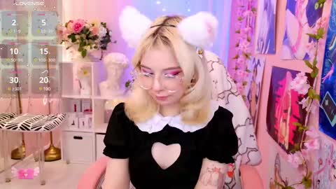 Snapshot of coconut_mia chatting on 9, 3, 2025 Mia online show from 9, 3, 2025