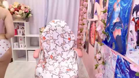 Snapshot of coconut_mia chatting on 19, 9, 2025 Mia online show from 19, 9, 2025