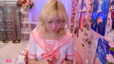 Snapshot of coconut_mia chatting on 23, 9, 2025 Mia online show from 23, 9, 2025