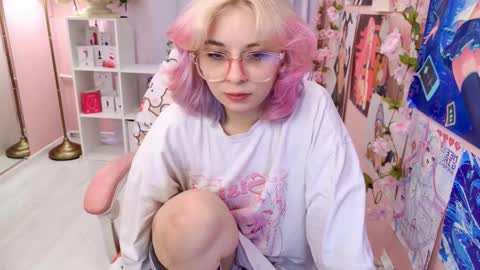 Snapshot of coconut_mia chatting on 11, 10, 2025 Mia online show from 11, 10, 2025