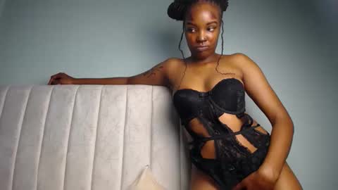 Snapshot of cocos_camera chatting on 10, 10, 2025 Coco online show from 10, 10, 2025