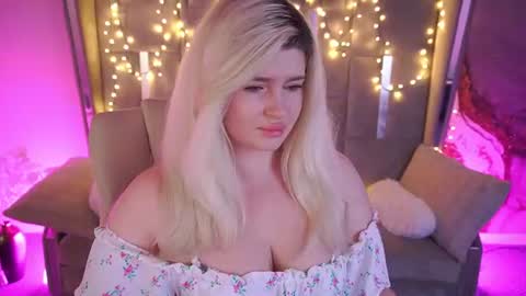 Snapshot of cocosecretss chatting on 12, 6, 2026 onlyfans amyleyy online show from 12, 6, 2026