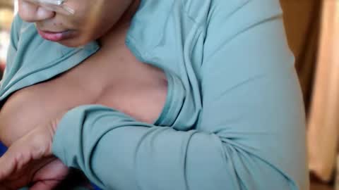 Big Titty Leara online show from 7, 11, 2025