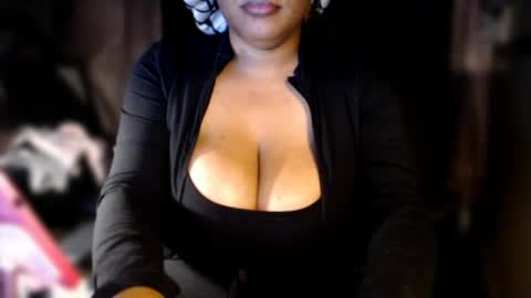 Big Titty Leara online show from 4, 7, 2026