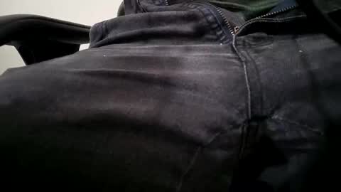 Snapshot of cojroymnamqm chatting on 1, 11, 2025 cojroymnamqm online show from 1, 11, 2025