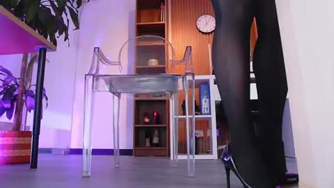 Snapshot of colete_milf chatting on 24, 6, 2026 Samantha online show from 24, 6, 2026