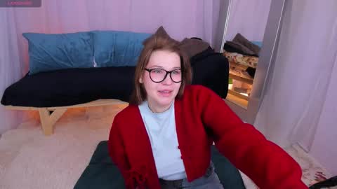 Collen Mon Tue Wed Thu Fri GMT 3 0300am - 0900am  online show from 20, 11, 2025