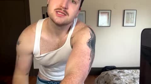 Snapshot of collegeboy417 chatting on 6, 2, 2025 collegeboy417 online show from 6, 2, 2025