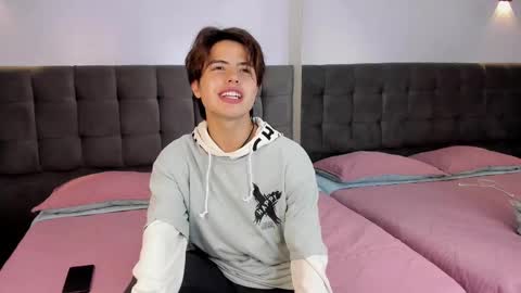 collinstone online show from 2, 1, 2025